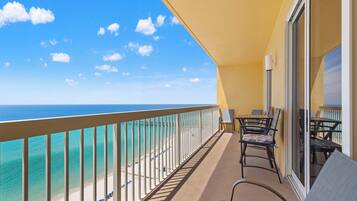 Condo, 3 habitaciones, vista al océano (1908E) | Balcón