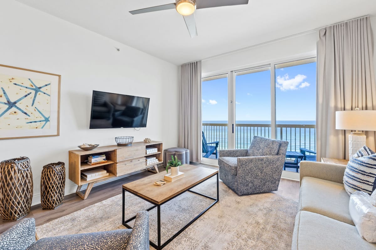 Condo, 3 Bedrooms, Sea View (802W) | Living area