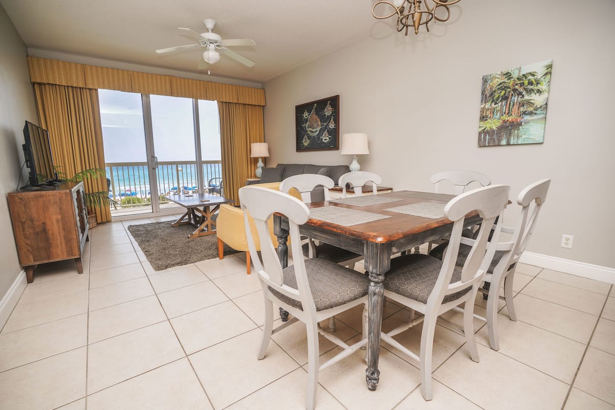 Condo, 3 Bedrooms, Beach View (204E) | Living area