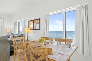 Condo, 3 Bedrooms, Ocean View (1509W) | In-room dining