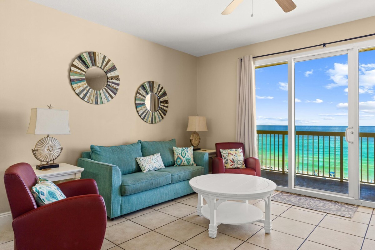 Apartamento, 1 habitación, vistas al mar, frente a la playa | Zona de estar | Una televisión de pantalla plana, Netflix, Hulu, servicios de streaming