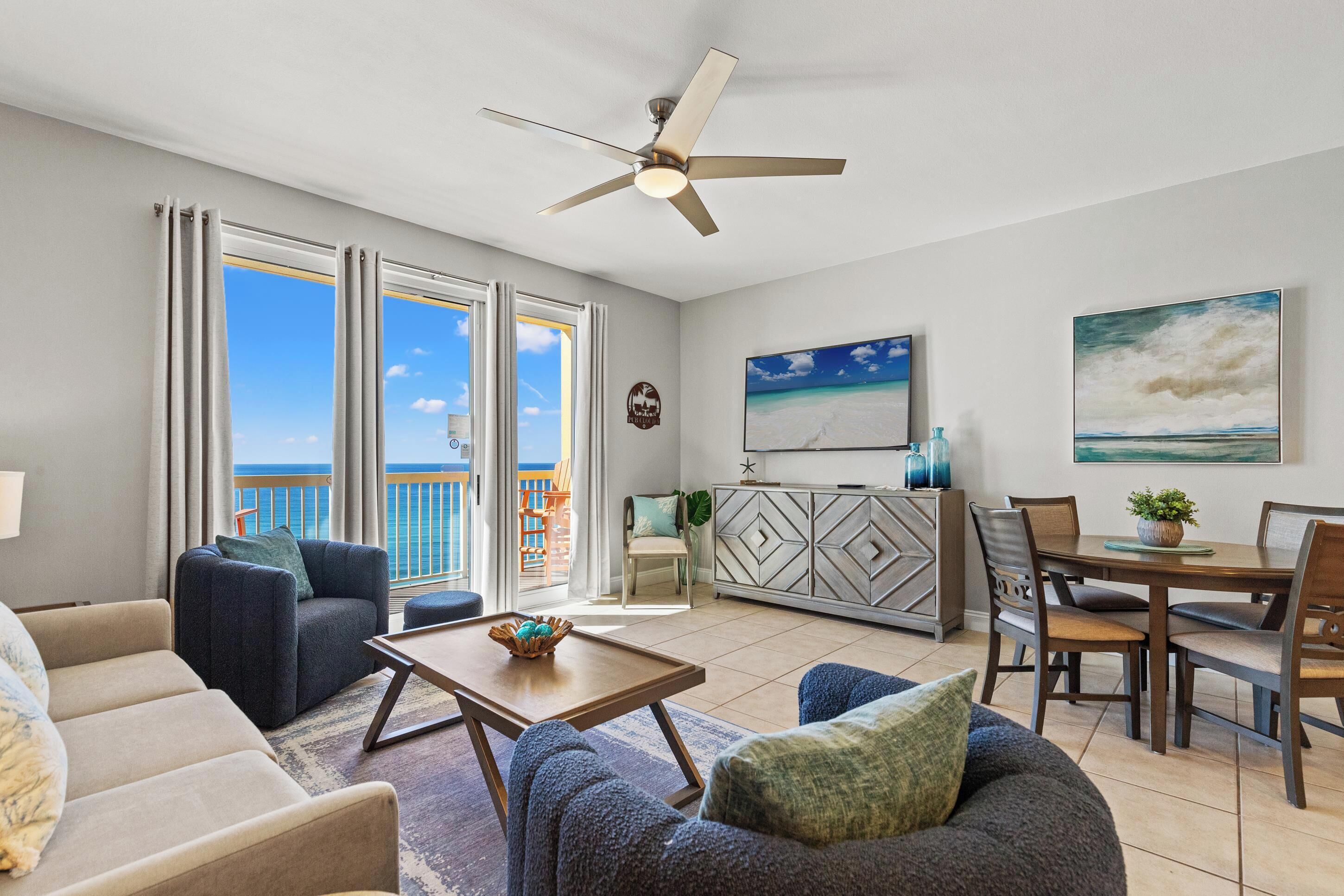 Huoneisto, 1 makuuhuone, valtamerinäköala, rannan lähellä (903E) | Oleskelualue | Taulutelevisio, Netflix, Hulu, suoratoistopalvelut