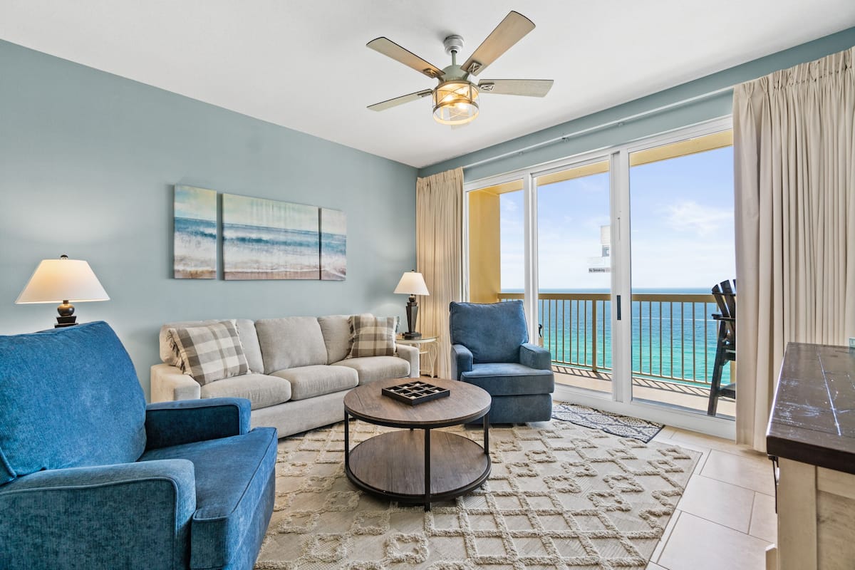Condo, 1 Bedroom, Ocean View (1705E) | Living area