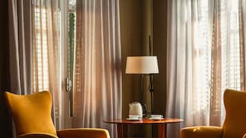 Premium Double Room | 1 bedroom, premium bedding, in-room safe, desk