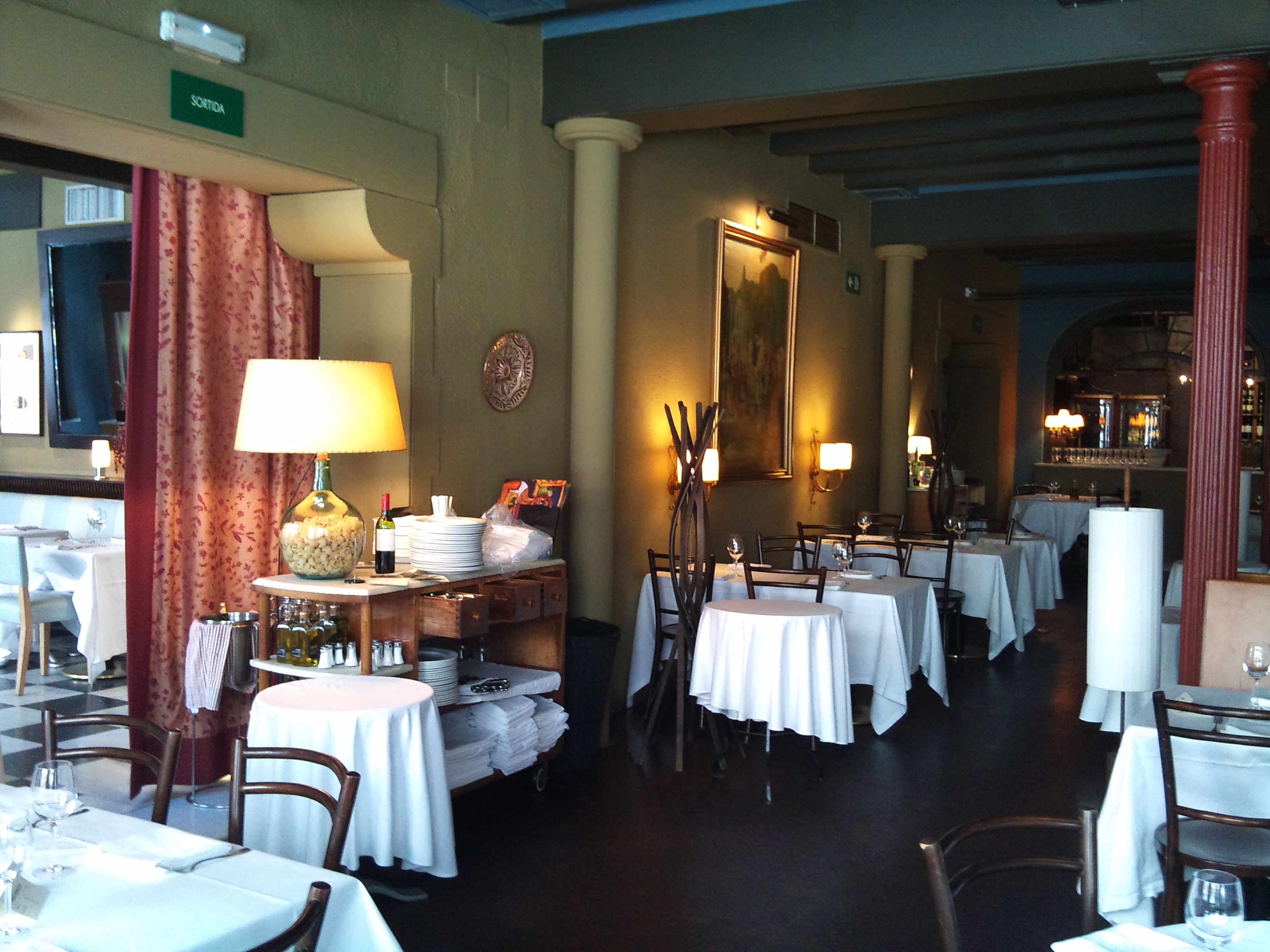 lunch and dinner served, local cuisine