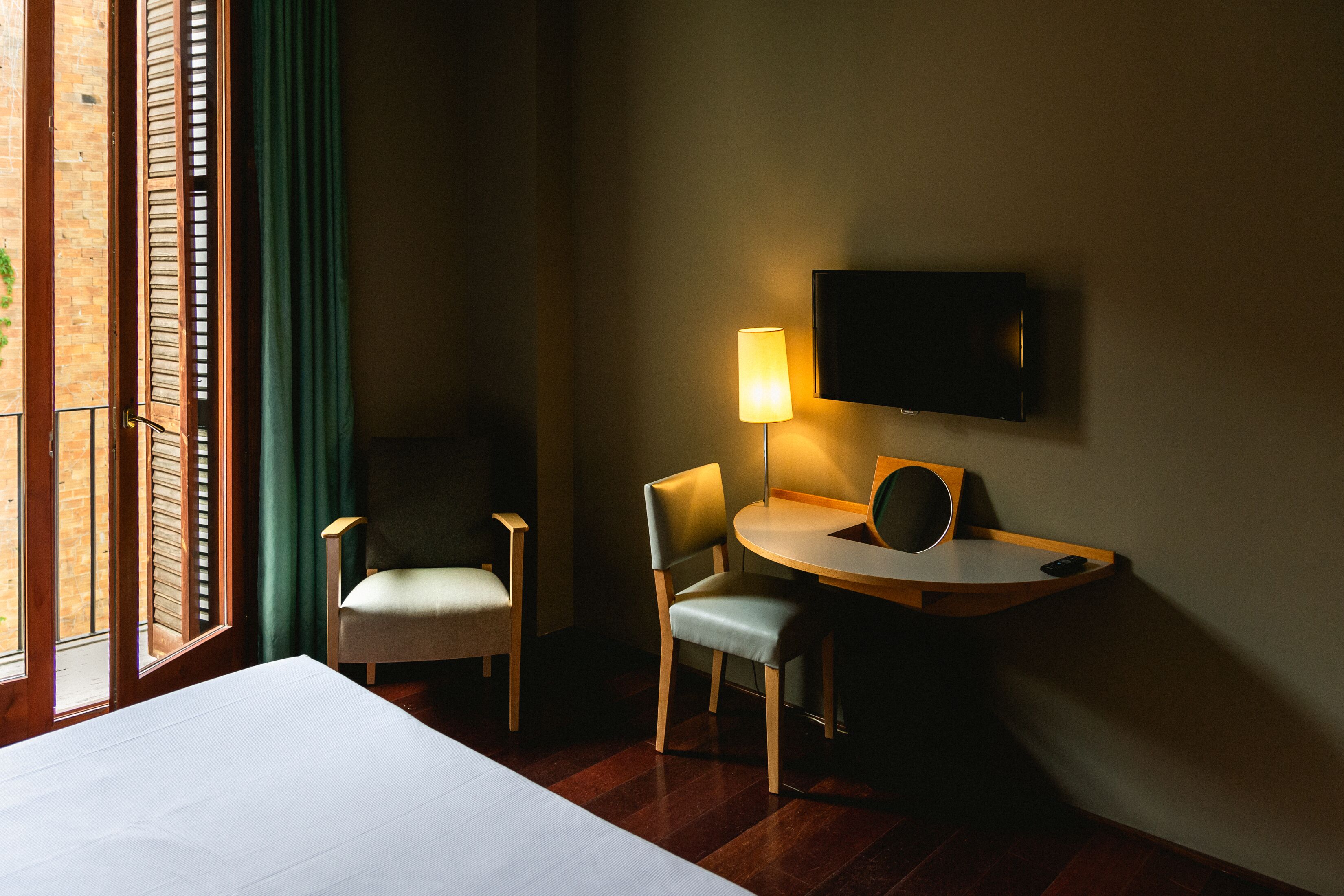 1 bedroom, premium bedding, in-room safe, desk