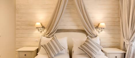 1 bedroom, Egyptian cotton sheets, premium bedding, down duvets