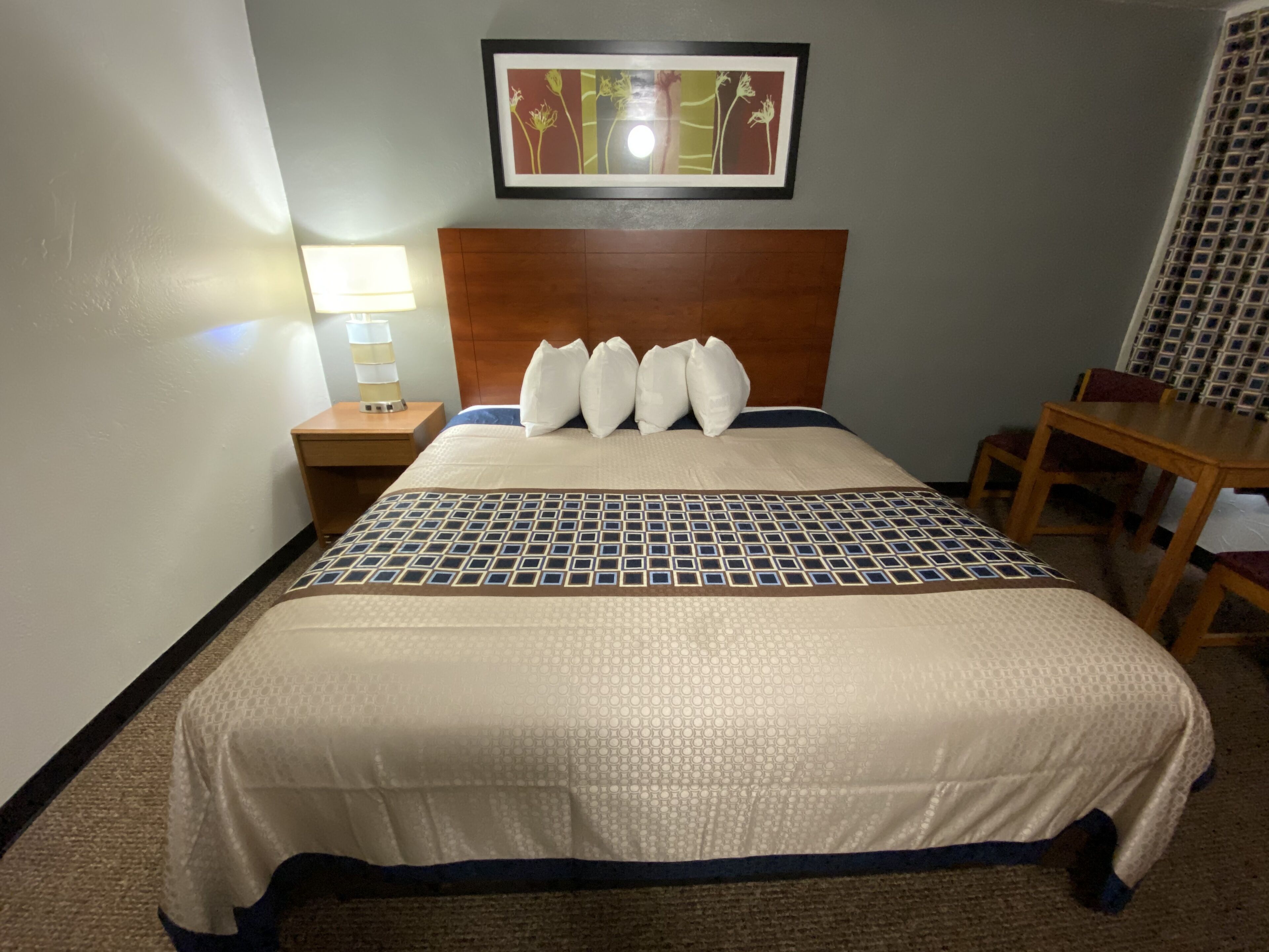 Desk, iron/ironing board, rollaway beds, free WiFi