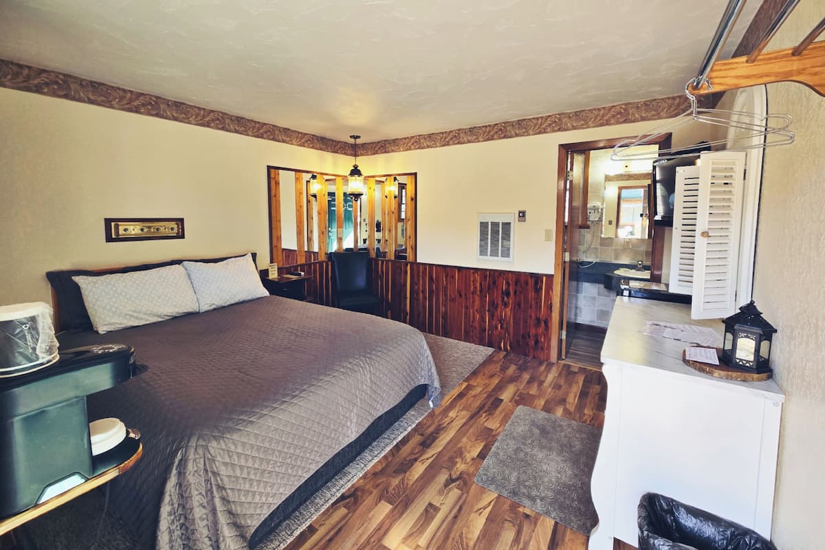 Basic Single Room (22)