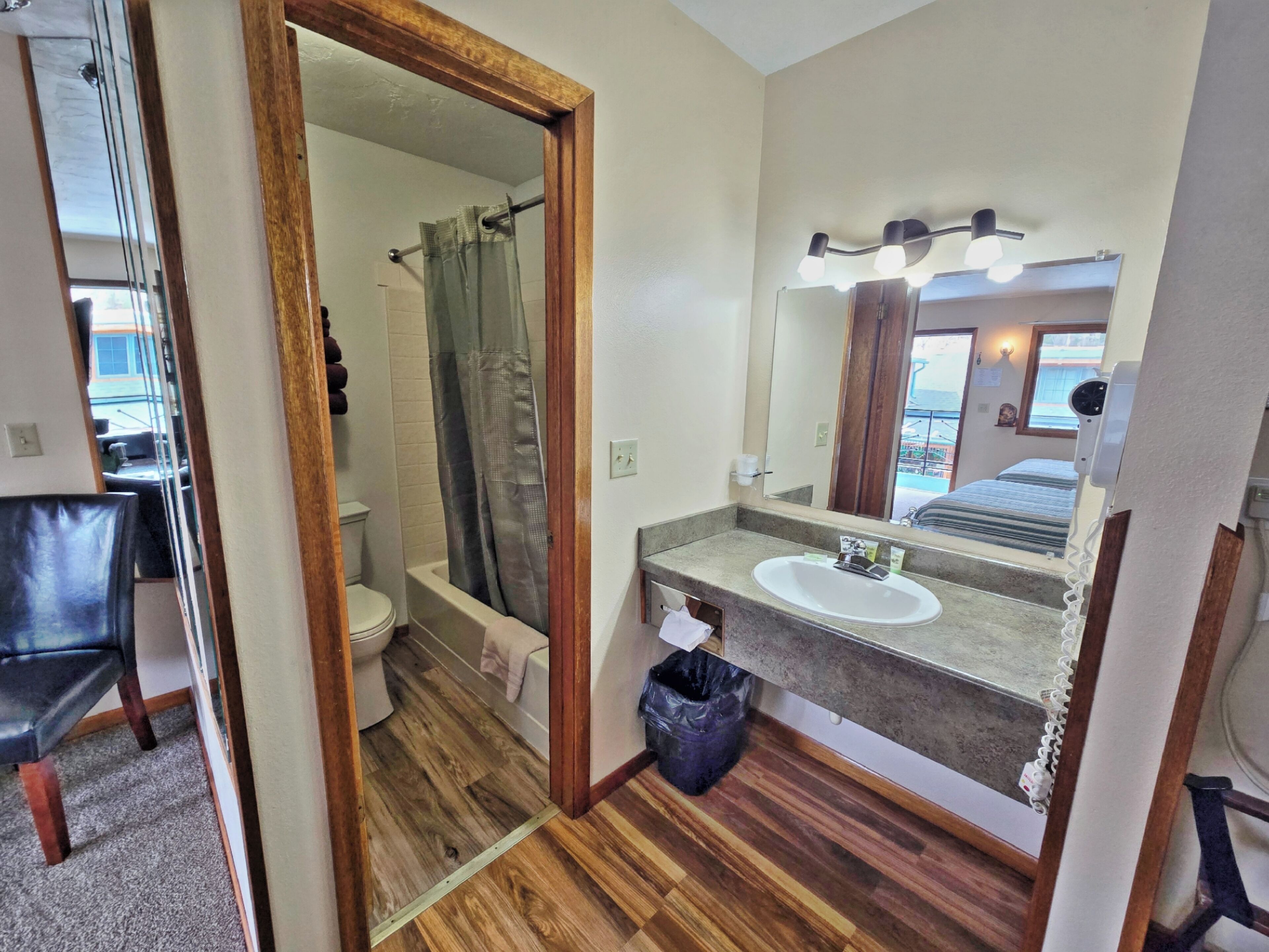 Basic Double Room (14)