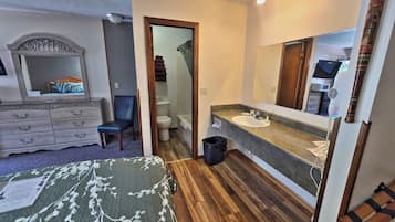 Basic Double Room, 2 Queen Beds (18)