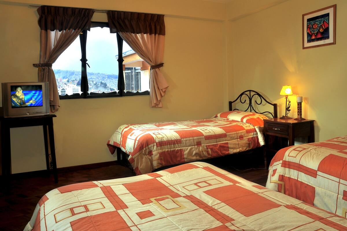 triple room, private bathroom | children’s theme room