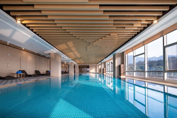 Indoor pool - Four Points By Sheraton Chengdu, Pujiang Resort (Chengdu)