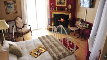 Superior-Zimmer, Flussblick | Schreibtisch, Bügeleisen/Bügelbrett, kostenloses WLAN