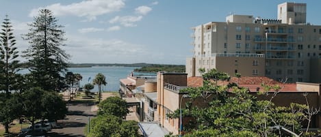Vista para praia/oceano