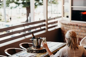 Bar (on property) - Port Macquarie Hotel (Port Macquarie)