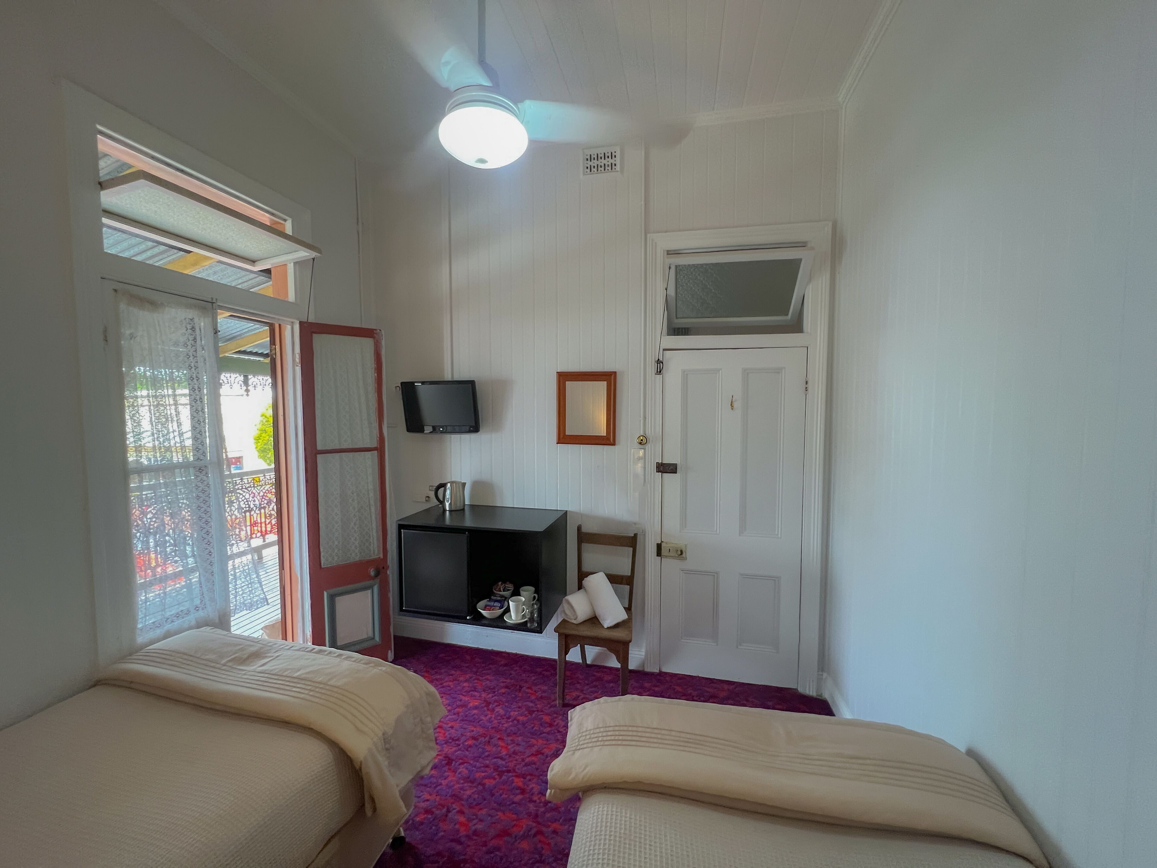 superior twin room, shared bathroom | free wifi, bed sheets