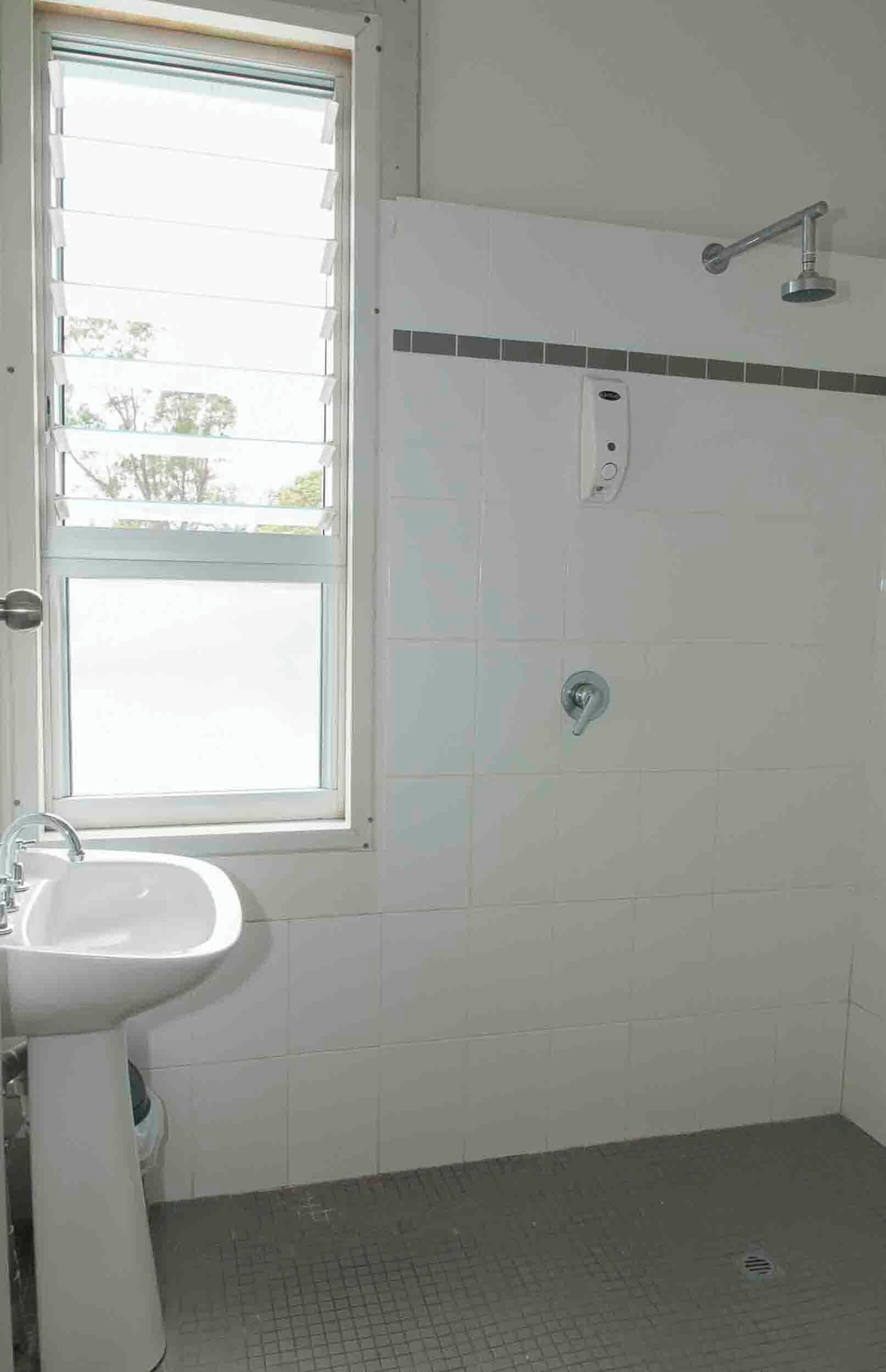 shower, free toiletries, towels