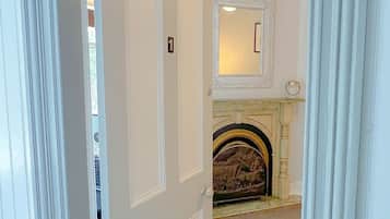 Queen Room, Shared Bathroom | Free WiFi, bed sheets