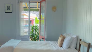 Large Family Room, Shared Bathroom | Free WiFi, bed sheets