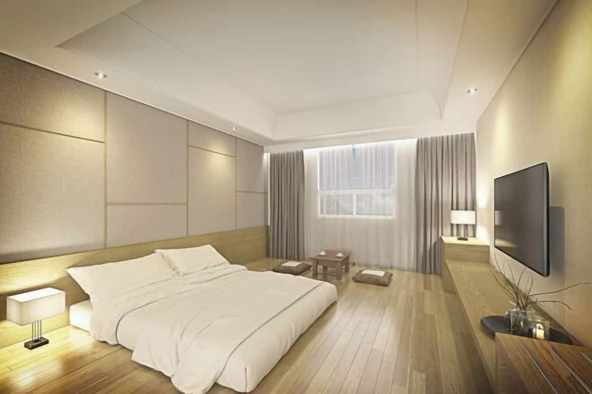 Frette Italian sheets, premium bedding, down duvets, memory-foam beds