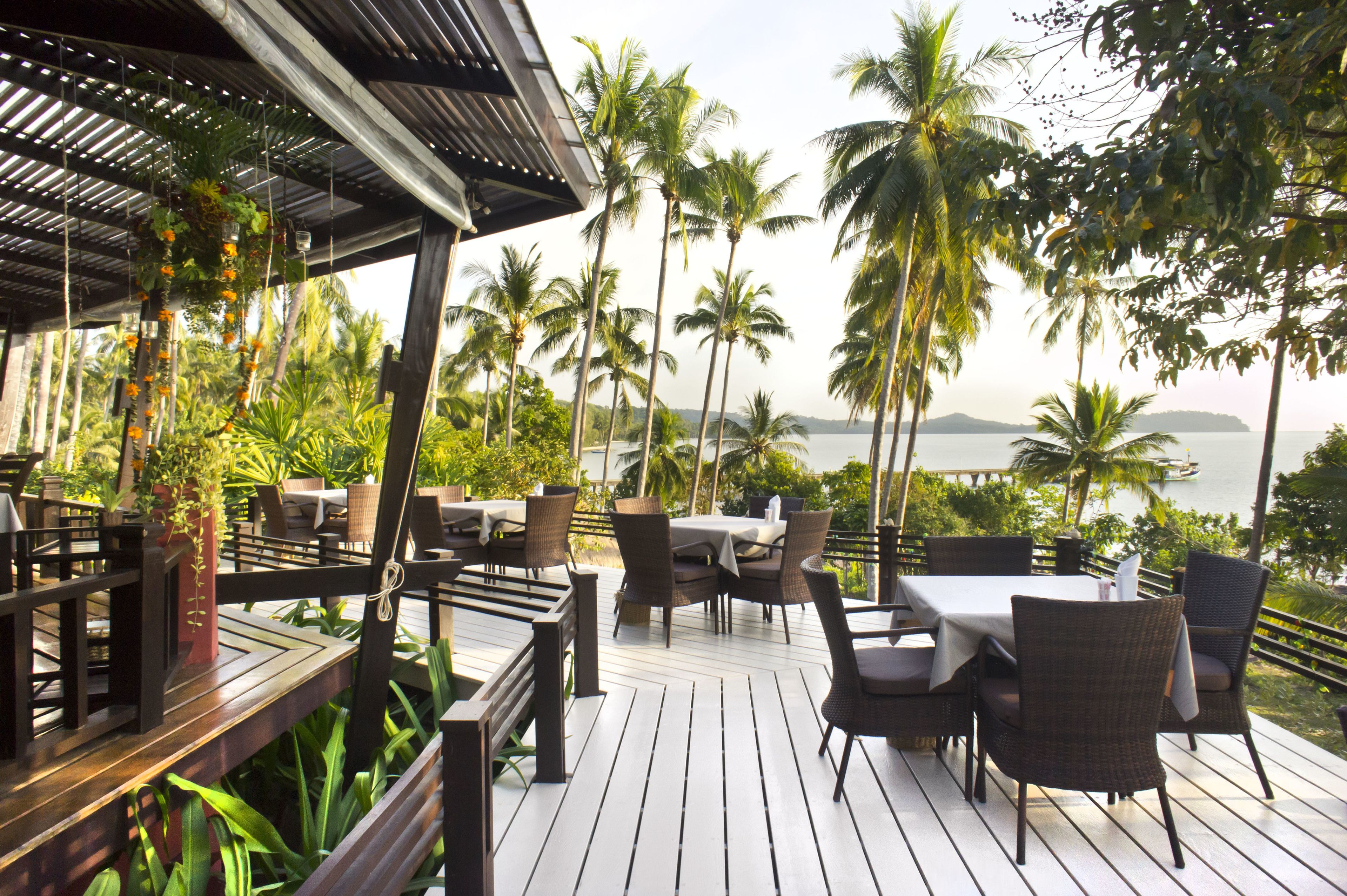 บริการอาหารเช้า อาหารกลางวัน อาหารเย็น, อาหารไทย, วิวทะเล 