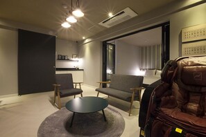 Premium bedding, desk, soundproofing, free WiFi - Brown Dot Hotel (Gimhae)