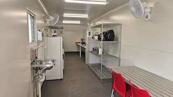 Compact Queen Van Room | Shared kitchen | Fridge, microwave, coffee/tea maker, electric kettle