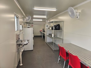 Shared kitchen - AAOK Riverdale Caravan Park (Bundaberg North)