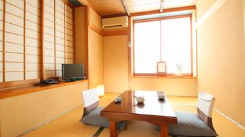 In-room safe, desk, free WiFi, bed sheets