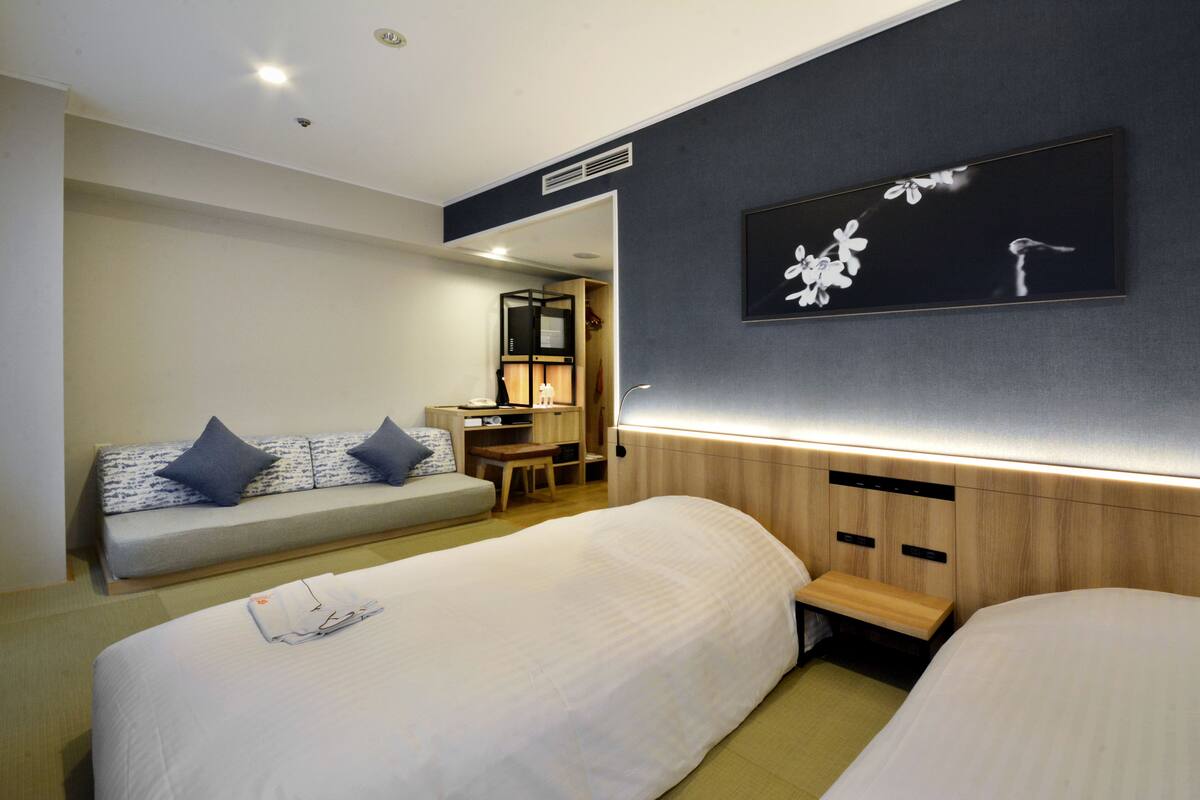 [Non-Smoking] Japanese Western Room | Premium bedding, down duvets, in-room safe, desk