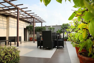 Ahuja Residency Golf Links