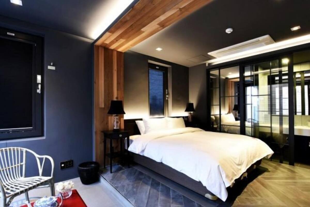 In-room safe, soundproofing, free WiFi