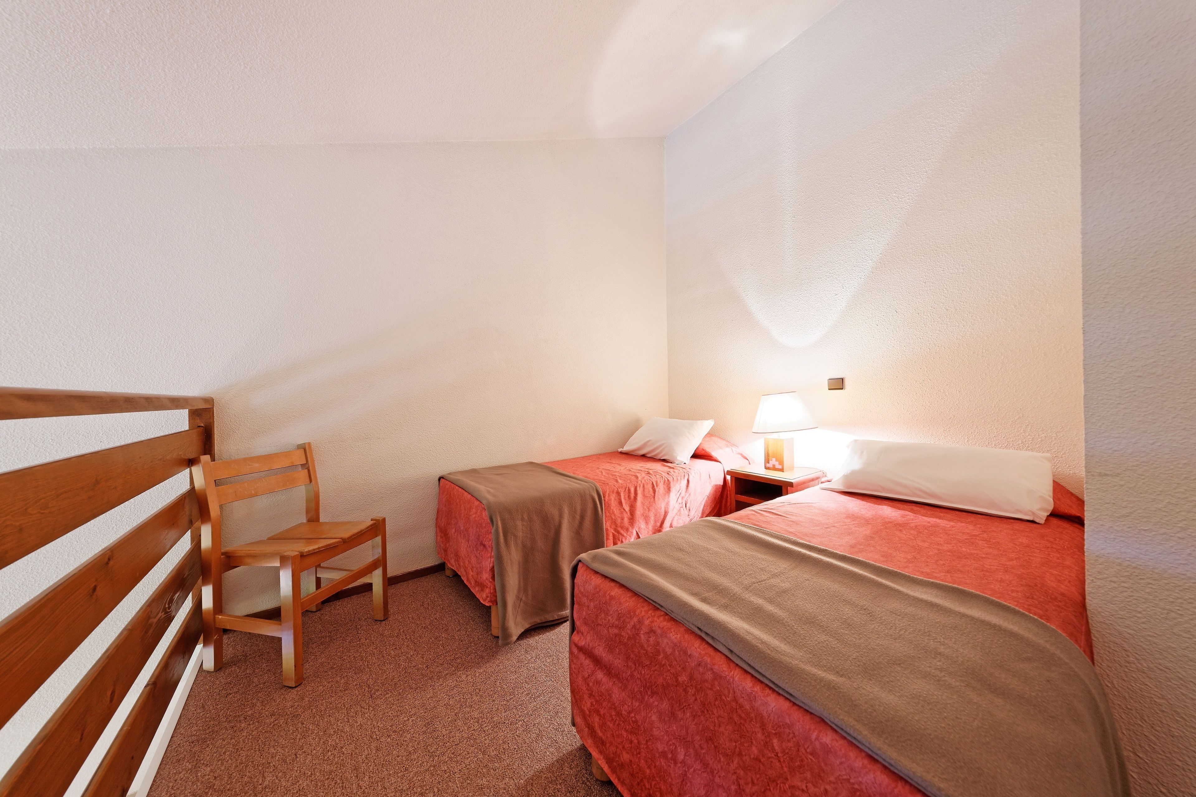 family room | 1 bedroom, in-room safe, desk, soundproofing