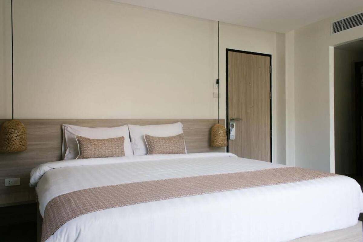 Minibar, Zimmersafe, kostenloses WLAN, Bettwäsche