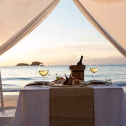 Aperto a colazione, pranzo e cena, cucina thai