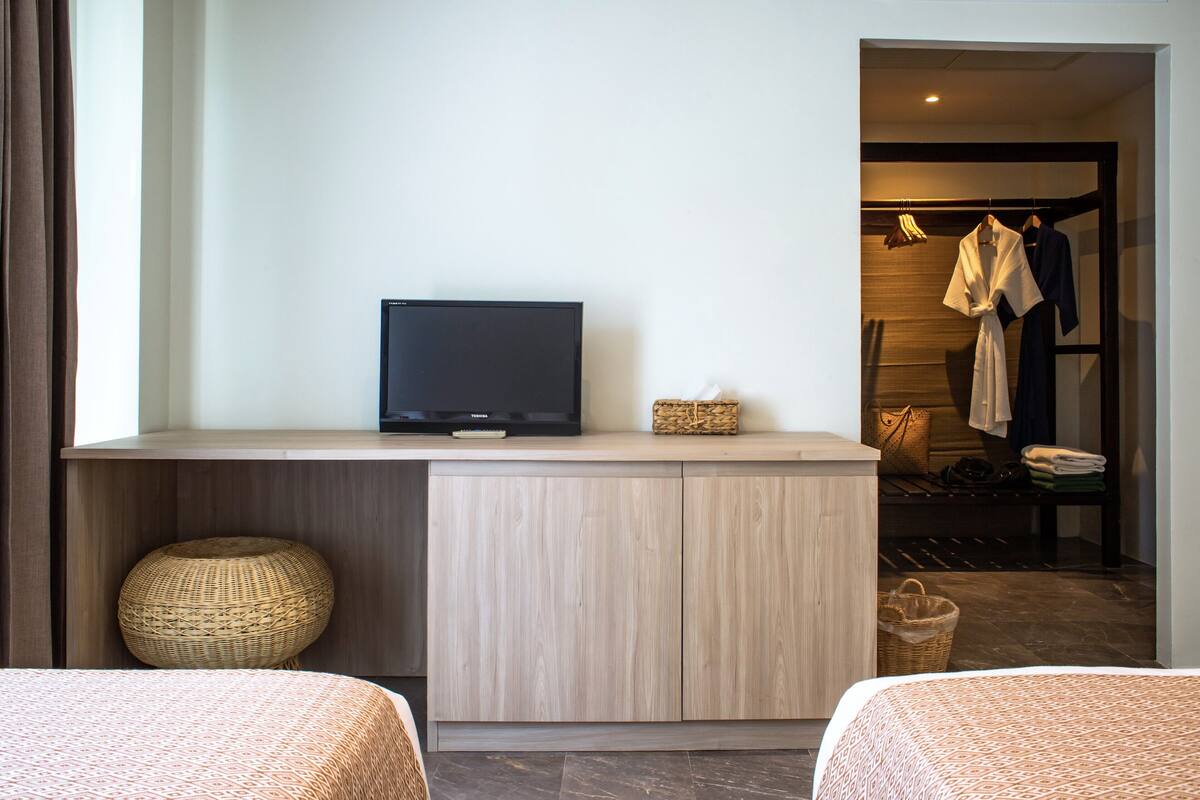 Simple Thai Twin Room