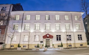 Front of property – evening/night - Hotel Theater Belgrade (Belgrade)