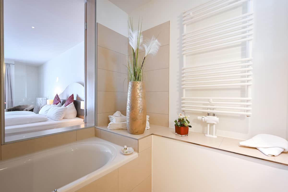 junior studio suite | bathroom amenities | free toiletries, hair dryer, bathrobes, slippers