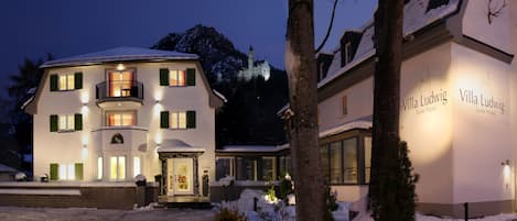 Façade de lâhĂ©bergement - soirĂ©e/nuit