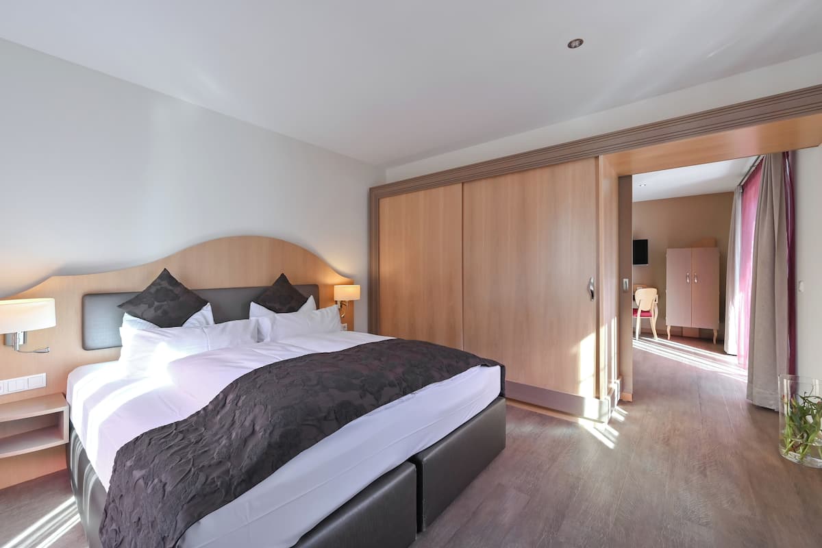 Comfort-Suite, 1 Schlafzimmer | Allergikerbettwaren, Betten mit Memory-Foam-Matratzen, Minibar