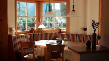 Mittagessen und Abendessen, regionale Küche