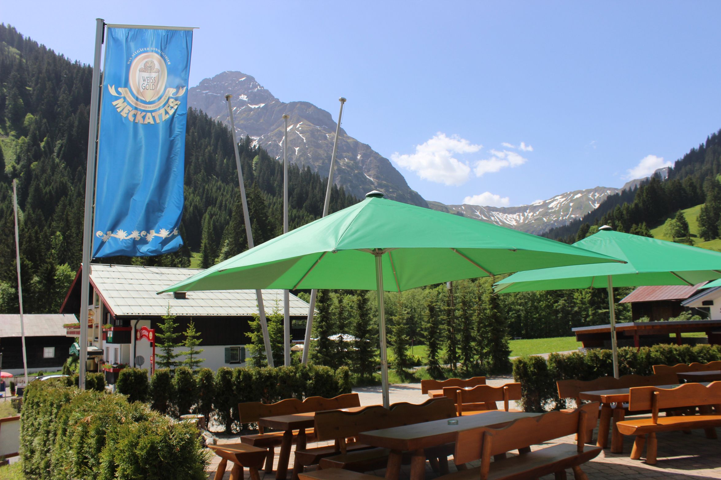 lunch and dinner served, regional cuisine