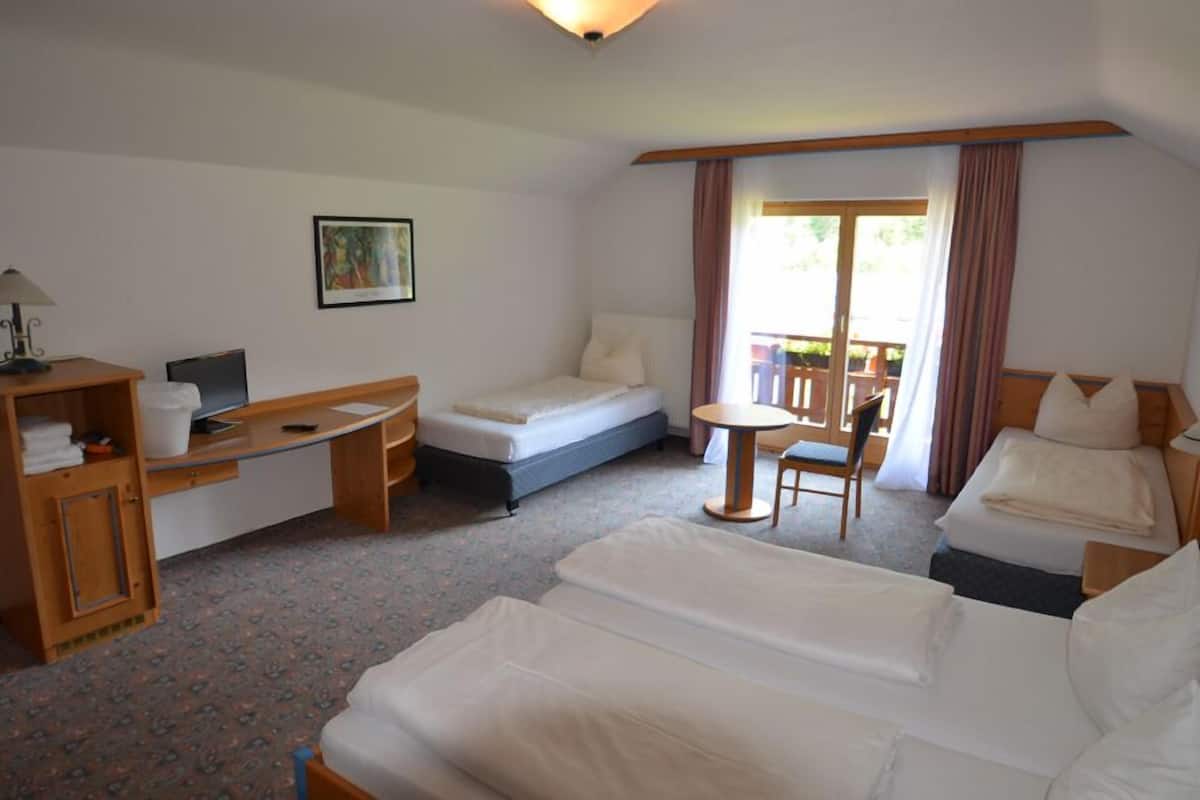 triple room, mountain view | desk, free cots/infant beds