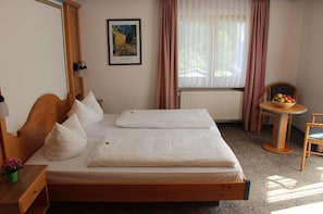 Escriptori i bressols gratuïts