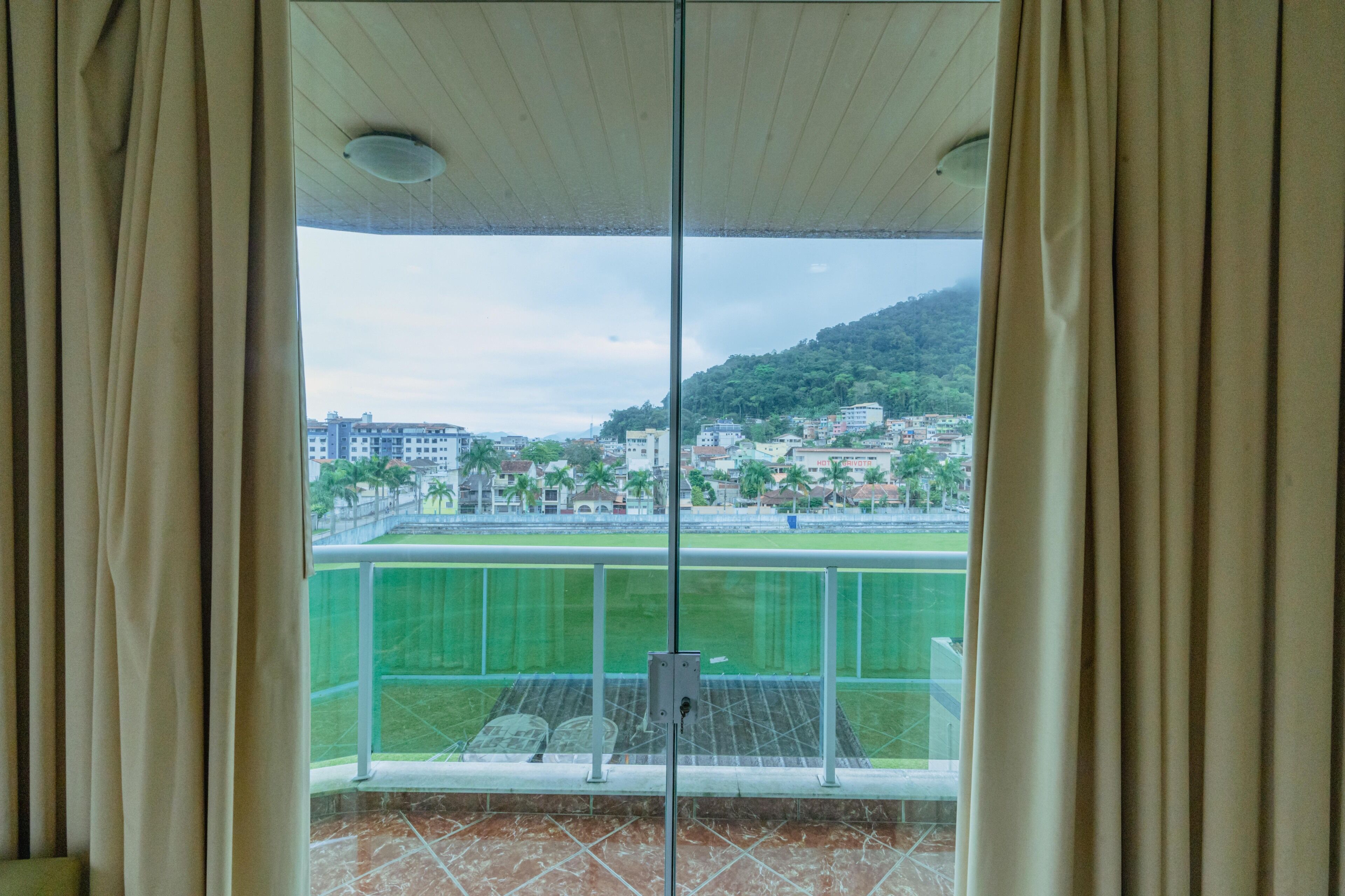 minibar, free wifi, bed sheets