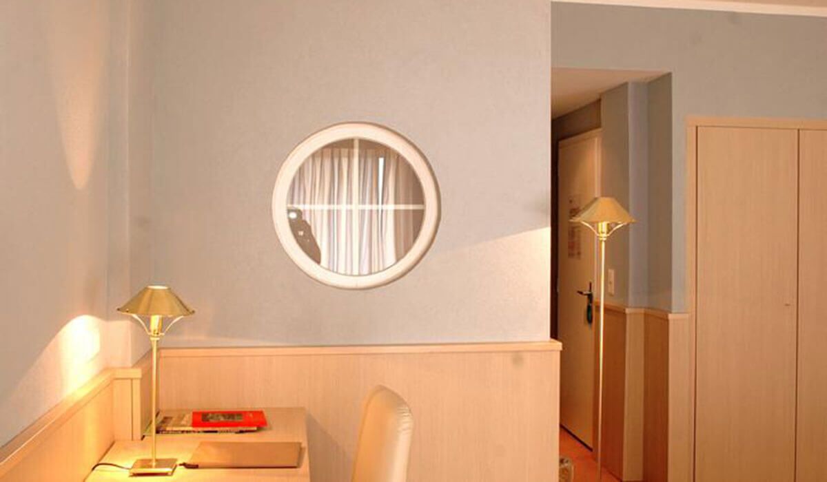 hypo-allergenic bedding, minibar, in-room safe, desk