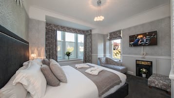 Luxury Double Room, 1 King Bed, Garden View | Soundproofing, iron/ironing board, free WiFi, bed sheets