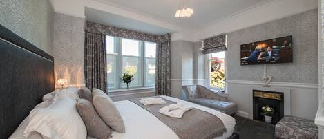 Luxury Double Room, 1 King Bed, Garden View | Soundproofing, iron/ironing board, free WiFi, bed sheets