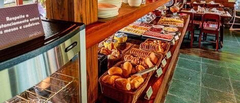 Tägliches inbegriffenes Frühstücksbuffet